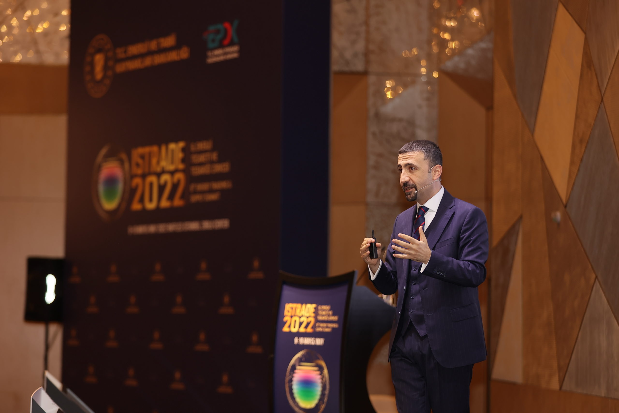 ‘Dünya ekonomisinde yeni denge stagflasyon’