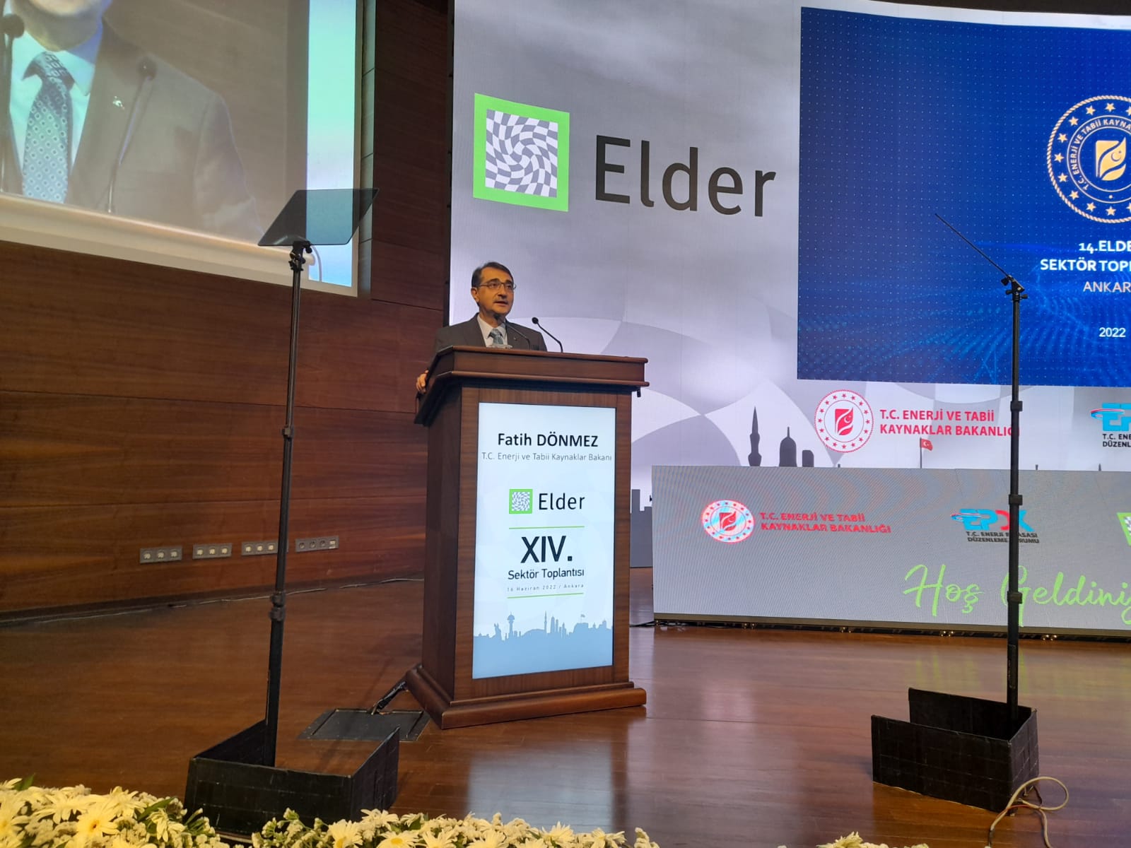 Bakan Dönmez: “Elektrikli araç soket ve şebeke altyapısı için 1 milyar dolarlık yatırım yapılacak”