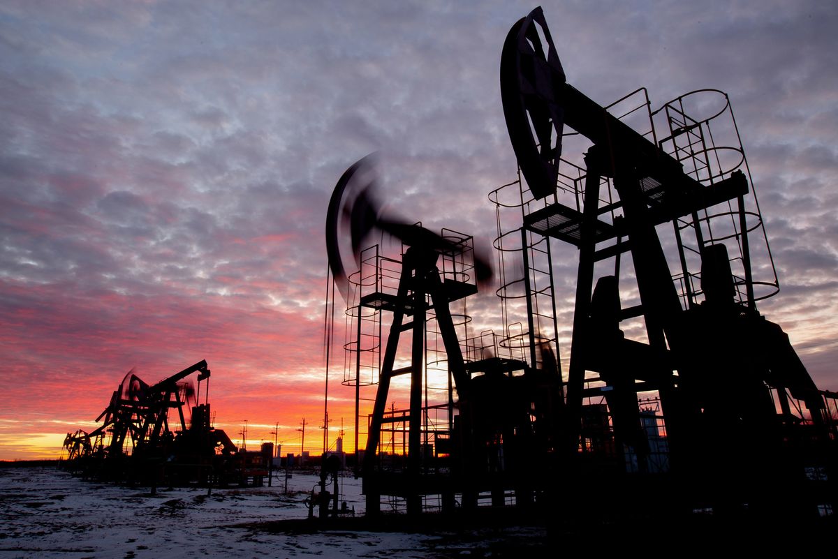 Küresel petrol arzı Kasım’da günlük 120 bin varil azaldı