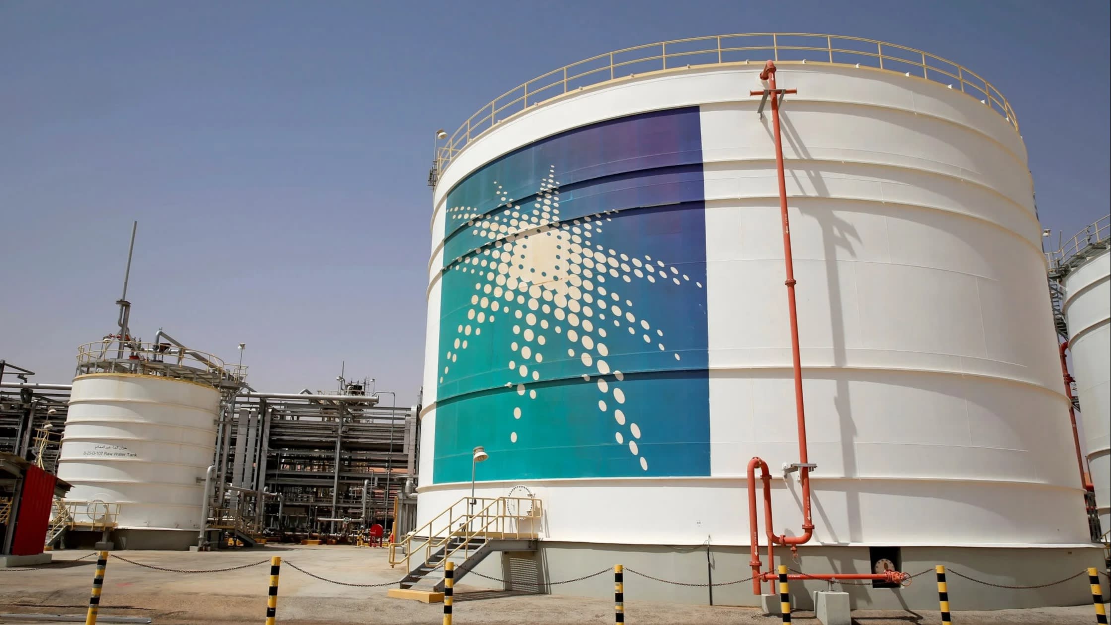 Saudi Aramco hisselerinin yüzde 4′ü Kamu Yatırım Fonu’na devredildi