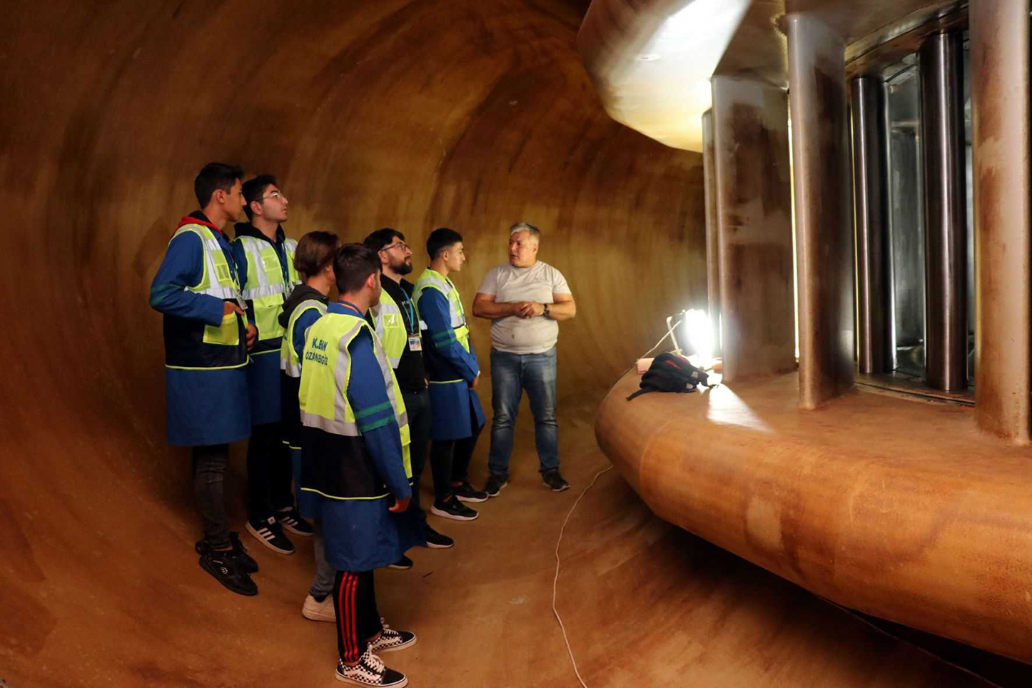 Enerjinin Yıldızları’na, Avrupa’nın en büyük hibrit santralinde elektrik üretimi dersi