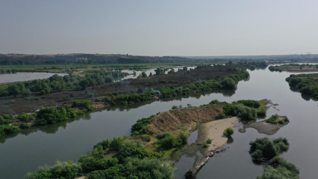 Meriç Nehri'ne kurulan santralde aralık itibarıyla elektrik üretilmesi hedefleniyor