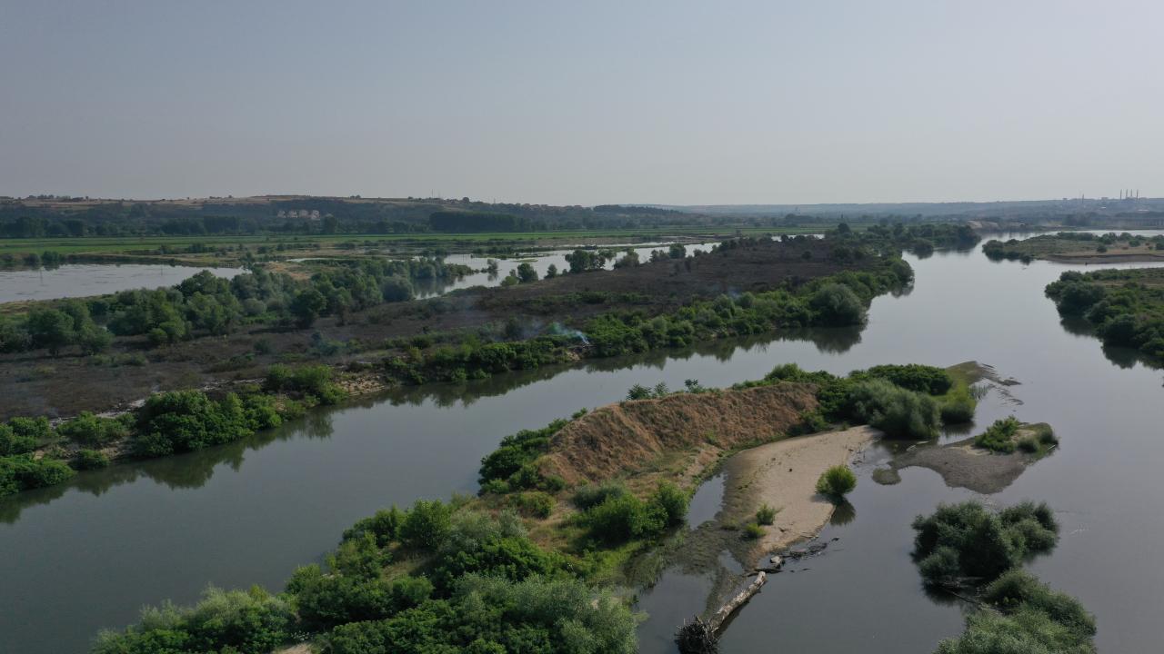 Meriç Nehri’ne kurulan santralde aralık itibarıyla elektrik üretilmesi hedefleniyor