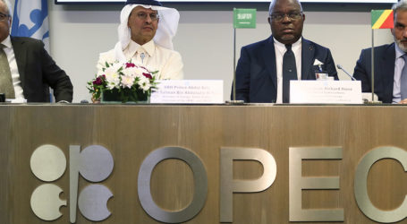 OPEC+ grubundan günlük petrol üretimini 2 milyon varil azaltma kararı