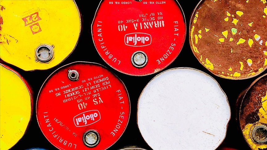 Nijerya’da 5,5 milyon dolar değerinde çalıntı ham petrol ele geçirildi