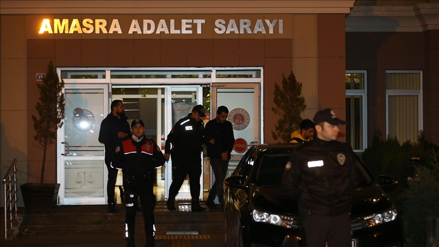 Türkiye Taşkömürü Kurumu (TTK) Amasra Müessesesindeki patlamayla ilgili soruşturma kapsamında gözaltına alınan şüphelilerden 8'i tutuklandı.