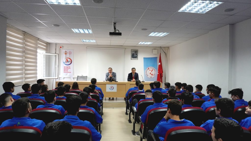 AEDAŞ Genel Müdürü İlkay Baydar, Antalya'da "Enerjinin Yıldızları"nı ziyaret etti