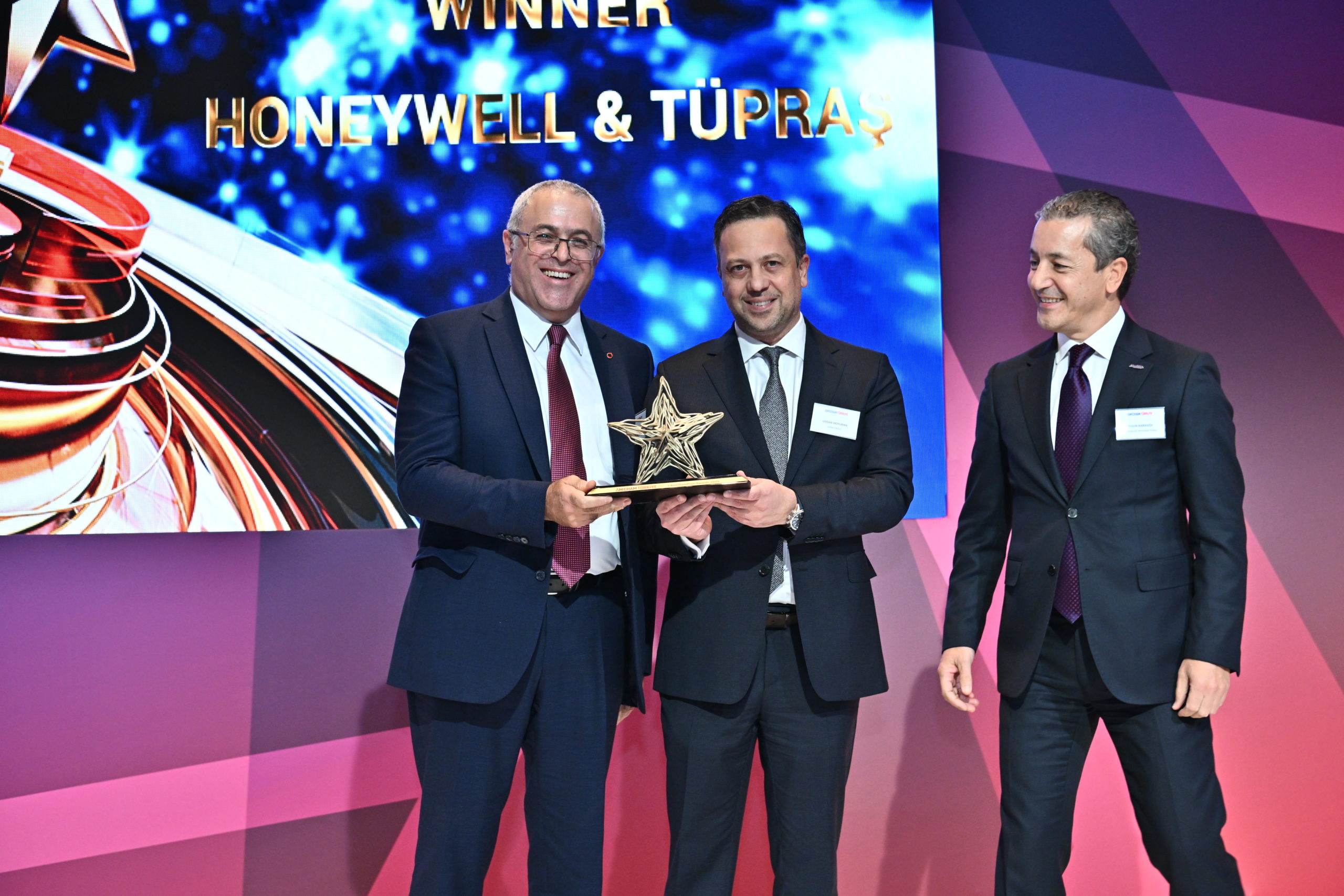 Tüpraş ve Honeywell biyoyakıt üretimi iş birliğine Türk – Amerikan iş dünyasından ödül