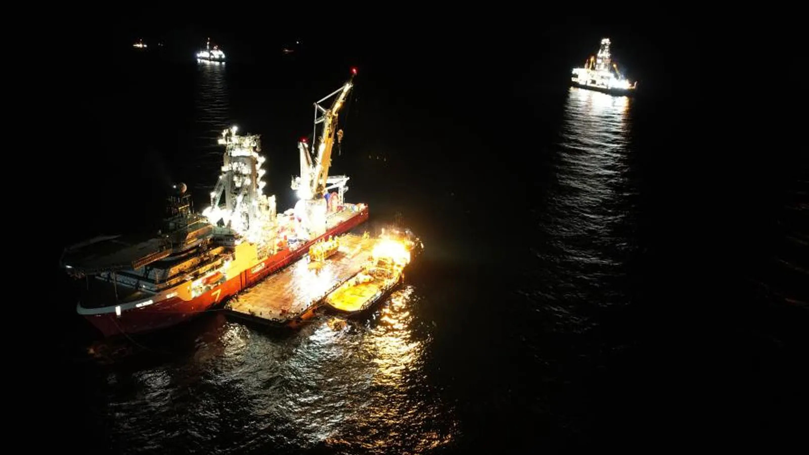 Karadeniz gazını ana boru hattına bağlayacak “Peçenek” deniz altına indirildi