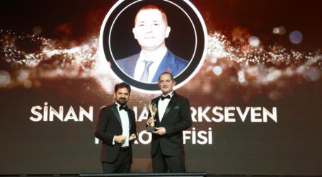 Petrol Ofisi CMO’su Sinan Seha Türkseven’e “Altın Lider” ödülü verildi