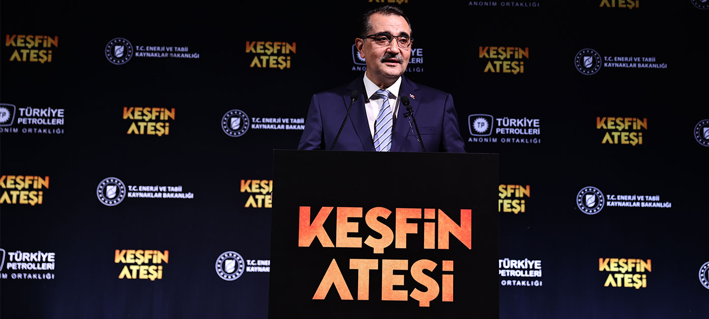 Bakan Dönmez, Karadeniz’deki gaz keşfinin anlatıldığı “Keşfin Ateşi” belgeselinin galasına katıldı