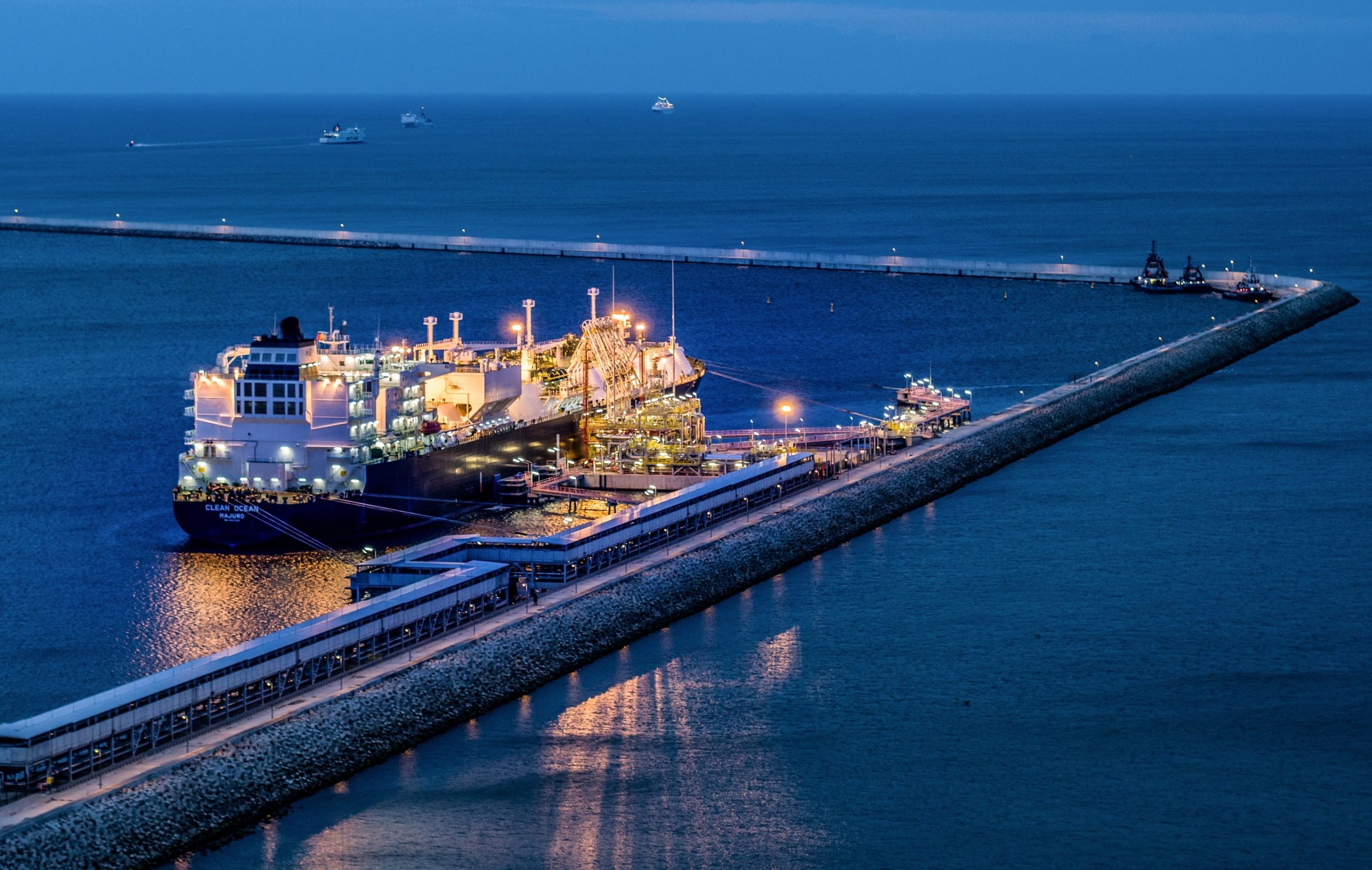 BAE ve Japonya’ya ait şirketlerden sıvılaştırılmış doğal gaz anlaşması