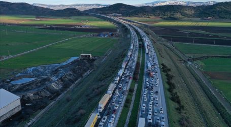 Karayolları Genel Müdürlüğü, deprem nedeniyle trafiğe kapalı güzergah kalmadığını açıkladı