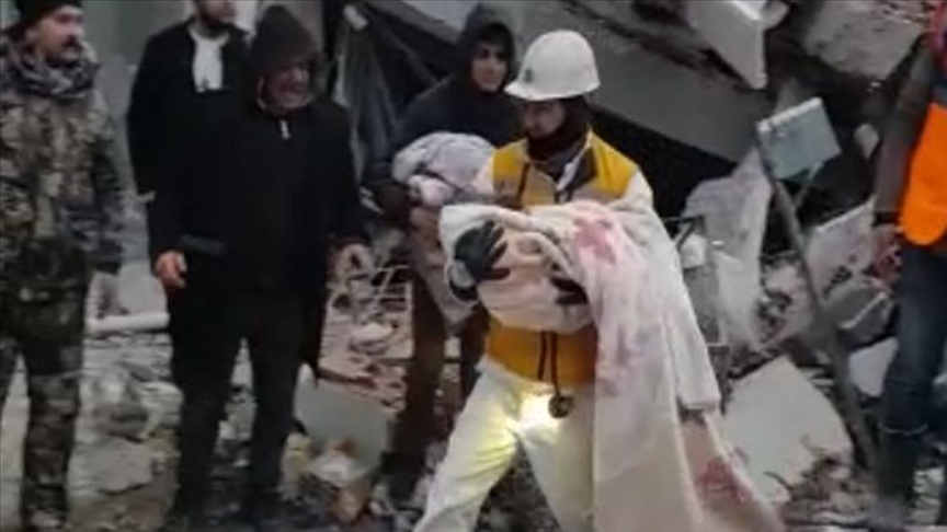 Adıyaman’da maden işçileri 7 yaşındaki çocuğu enkazdan kurtardı