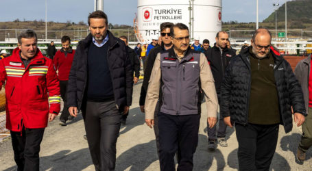 Bakan Dönmez, Filyos Doğal Gaz İşleme Tesisi’nde incelemelerde bulundu