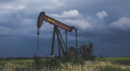 Brent petrolün varil fiyatı 76,44 dolar