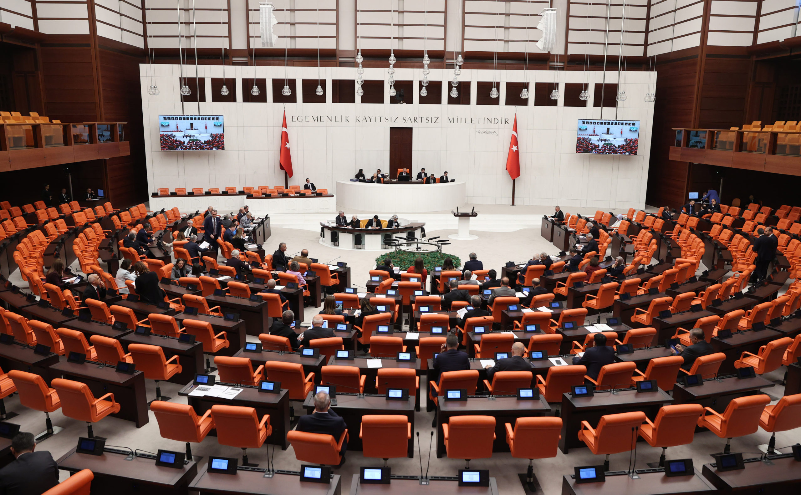 Doğal gaz, petrol ve madenlerden elde edilen devlet gelirlerinin aktarılacağı ‘Aile ve Gençlik Fonu’ teklifi TBMM’de kabul edildi 