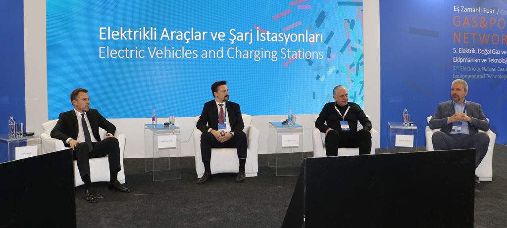 ‘Elektrikli Araçlar ve Şarj İstasyonları’ Petroleum Istanbul’da tartışıldı