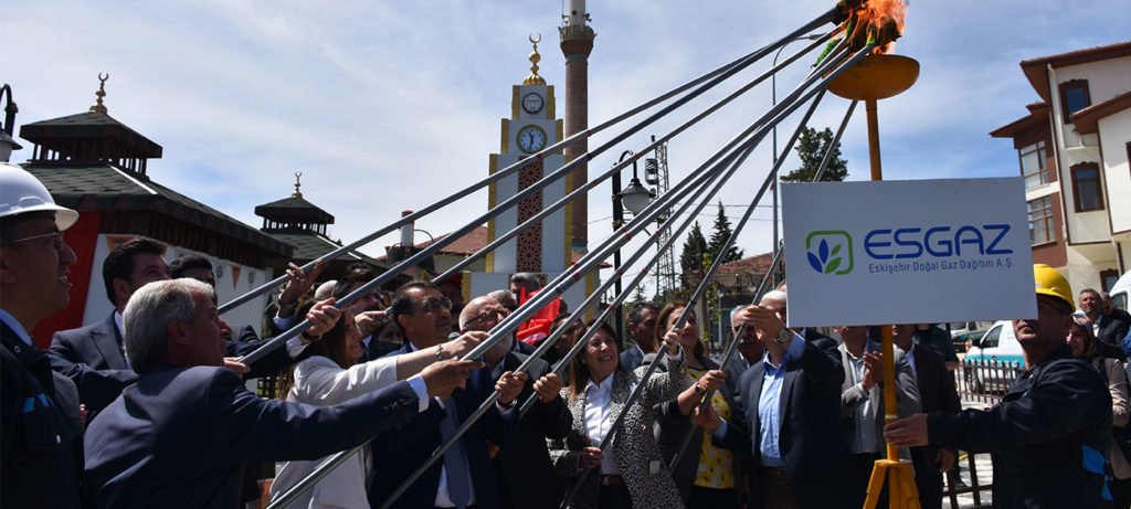 Bakan Dönmez, Eskişehir'in Günyüzü ilçesinde doğal gaz açma törenine katıldı