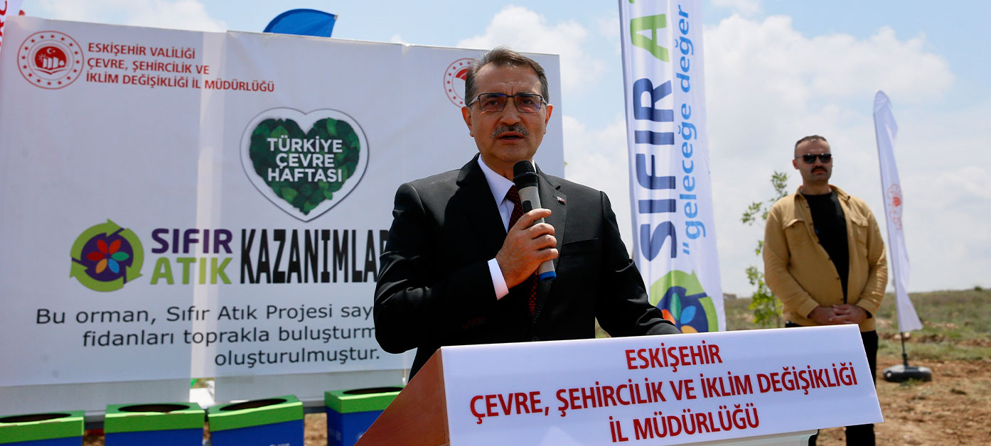 Enerji ve Tabii Kaynaklar Bakanı Dönmez, TEI’de üniversite öğrencileriyle buluştu