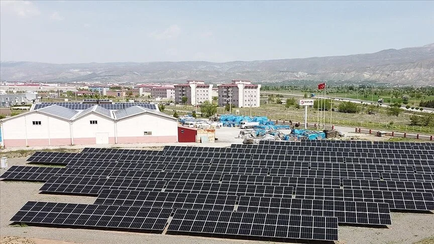 Erzincan OSB’deki yatırımcılar enerji maliyetlerini güneş panelleriyle düşürüyor