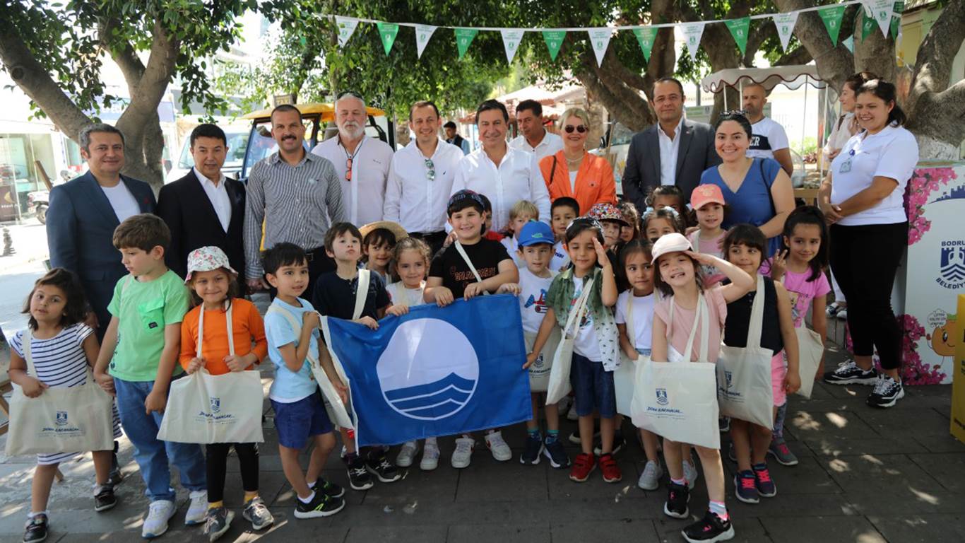 YK Enerji, Dünya Çevre Günü’nde öğrencileri plastik atıkları sanat eserine dönüştürmeye çağırdı