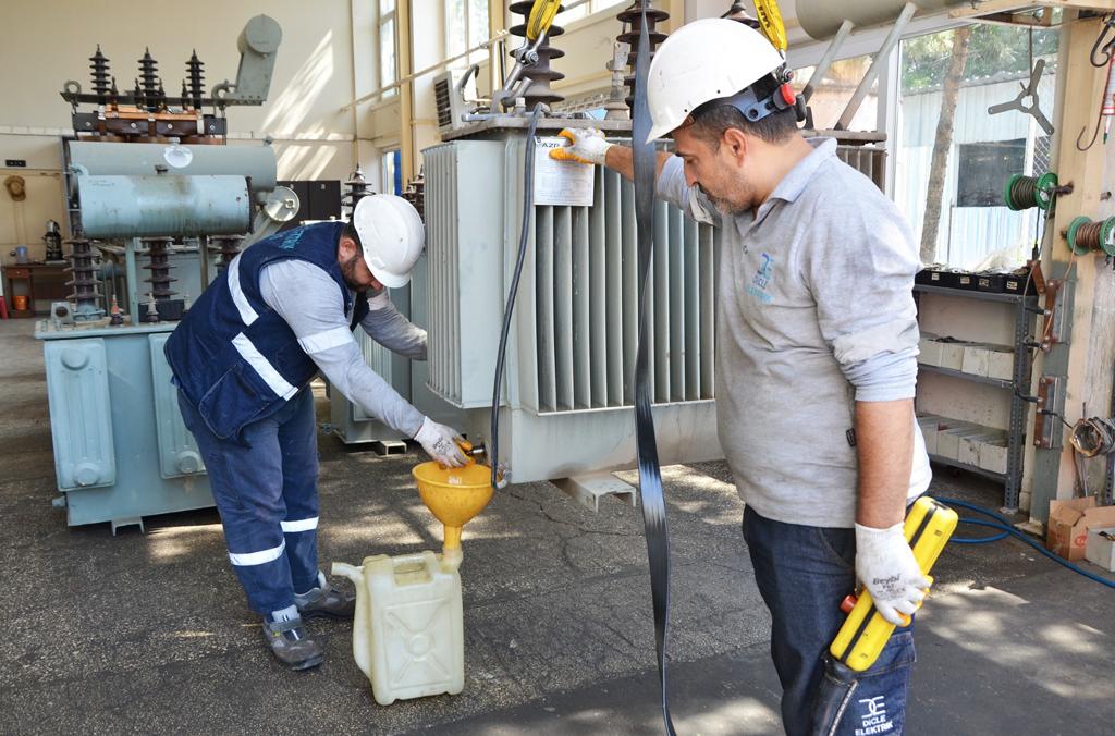 Dicle Elektrik 220 ton trafo yağının doğaya karışmasını önledi