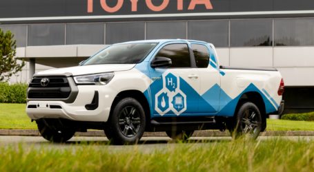 Toyota, hidrojen yakıt hücreli Hilux prototipini tanıttı