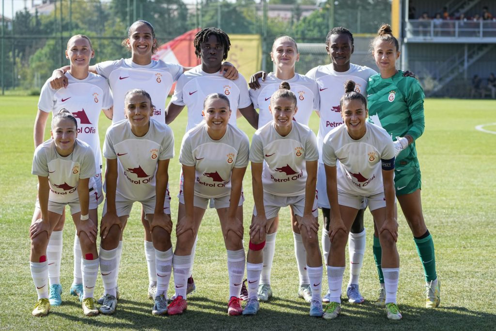 Galatasaray kadın futbol takımı yeni sezonda da Petrol Ofisi Grubu’yla devam edecek