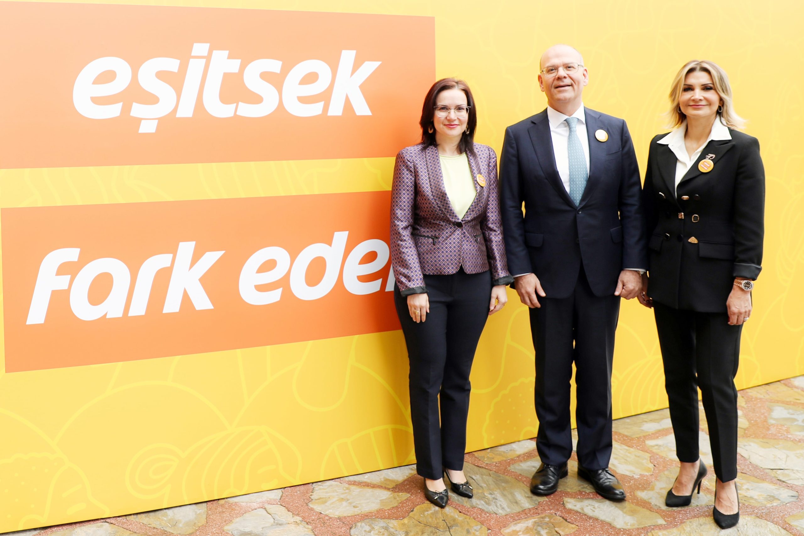 ‘Eşitsek fark eder’