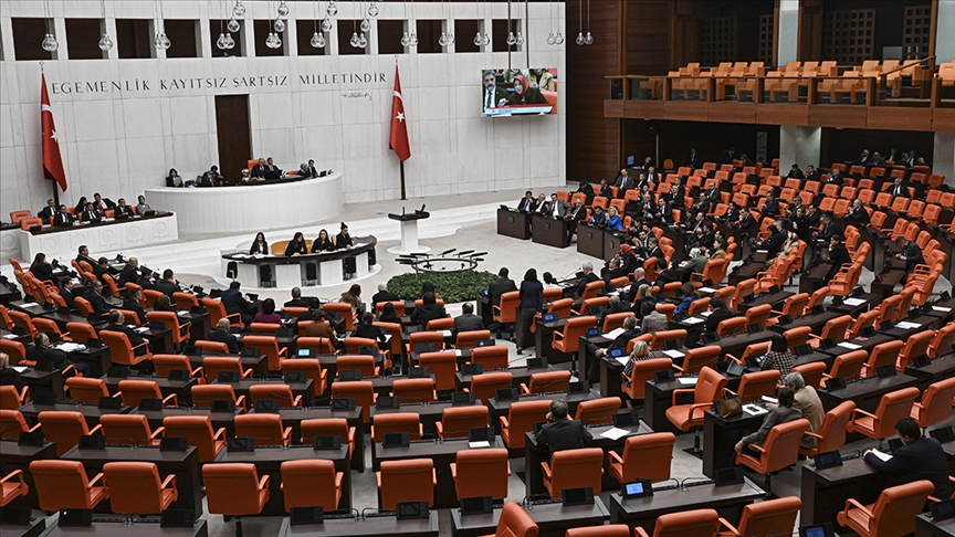 Doğal gaz, petrol ve madenlerden elde edilen devlet gelirlerinin aktarılacağı ‘Aile ve Gençlik Fonu’ Kanun Teklifi yasalaştı