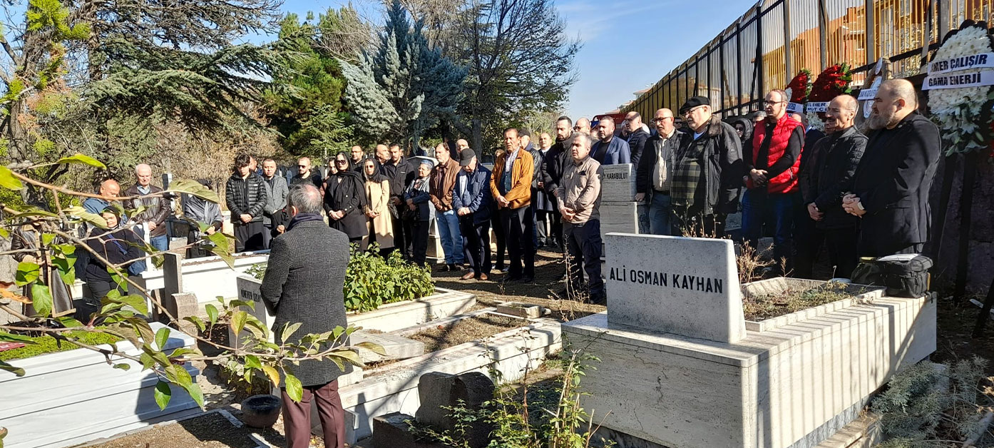 Kurucumuz M. Zekai Komsuoğlu kabri başında anıldı