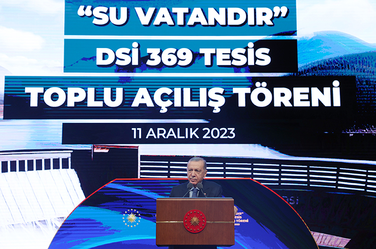 Cumhurbaşkanı Erdoğan: “Rüzgâr ve güneş enerjisinden azami derecede istifade edeceğiz”