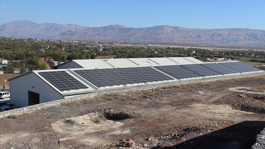 Elazığ’da enerjisini GES ile sağlayan fabrika ihtiyaç fazlası elektriği satıyor