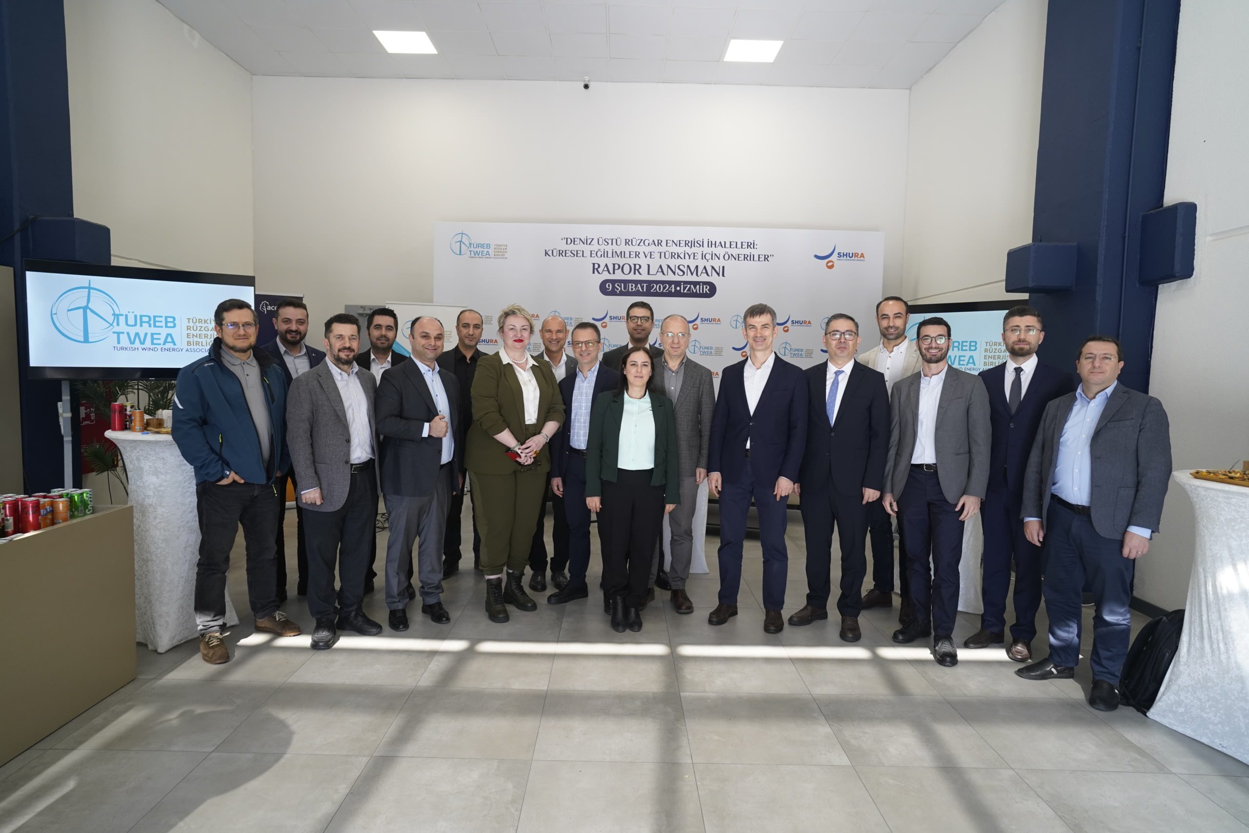 TÜREB VE SHURA’nın Hazırladığı ‘Deniz Üstü Rüzgar Enerjisi Raporu’ panelde tanıtıldı