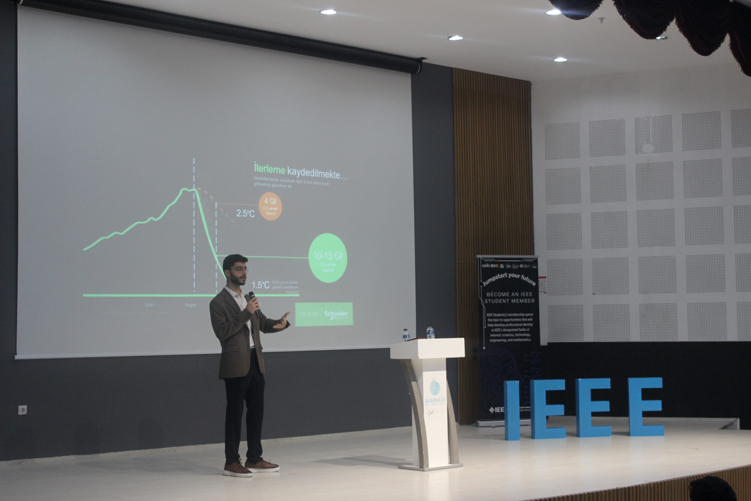 Schneider Electric, 7. IEEE Türkiye Power & Energy Society Kampı’nda sürdürülebilirlik odaklı çözümlerini paylaştı