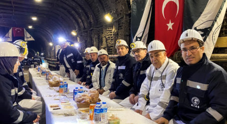 EÜAŞ, madencilerle geleneksel iftar yemeği düzenledi