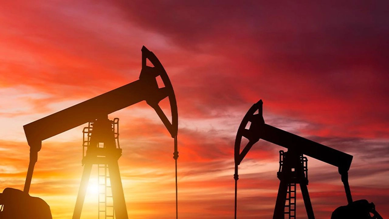 Brent petrolün varil fiyatı 83,17 dolar