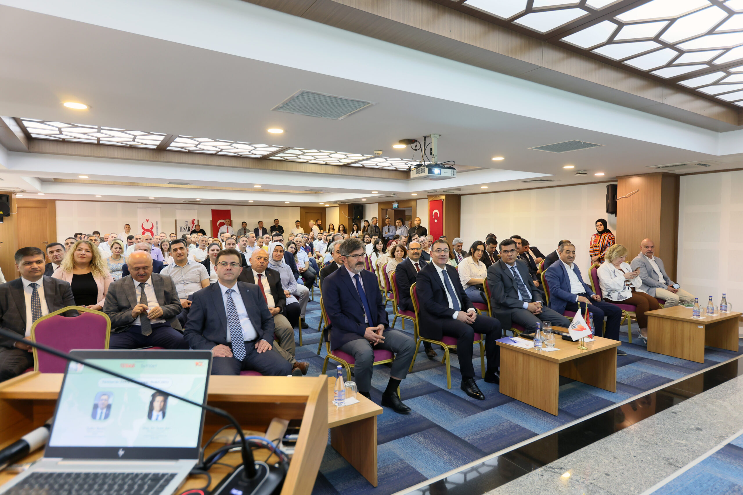 EÜAŞ Genel Müdürü Zafer Benli: “Hedefimiz EÜAŞ’ı dünyanın sayılı yenilenebilir enerji şirketleri arasına taşımak”