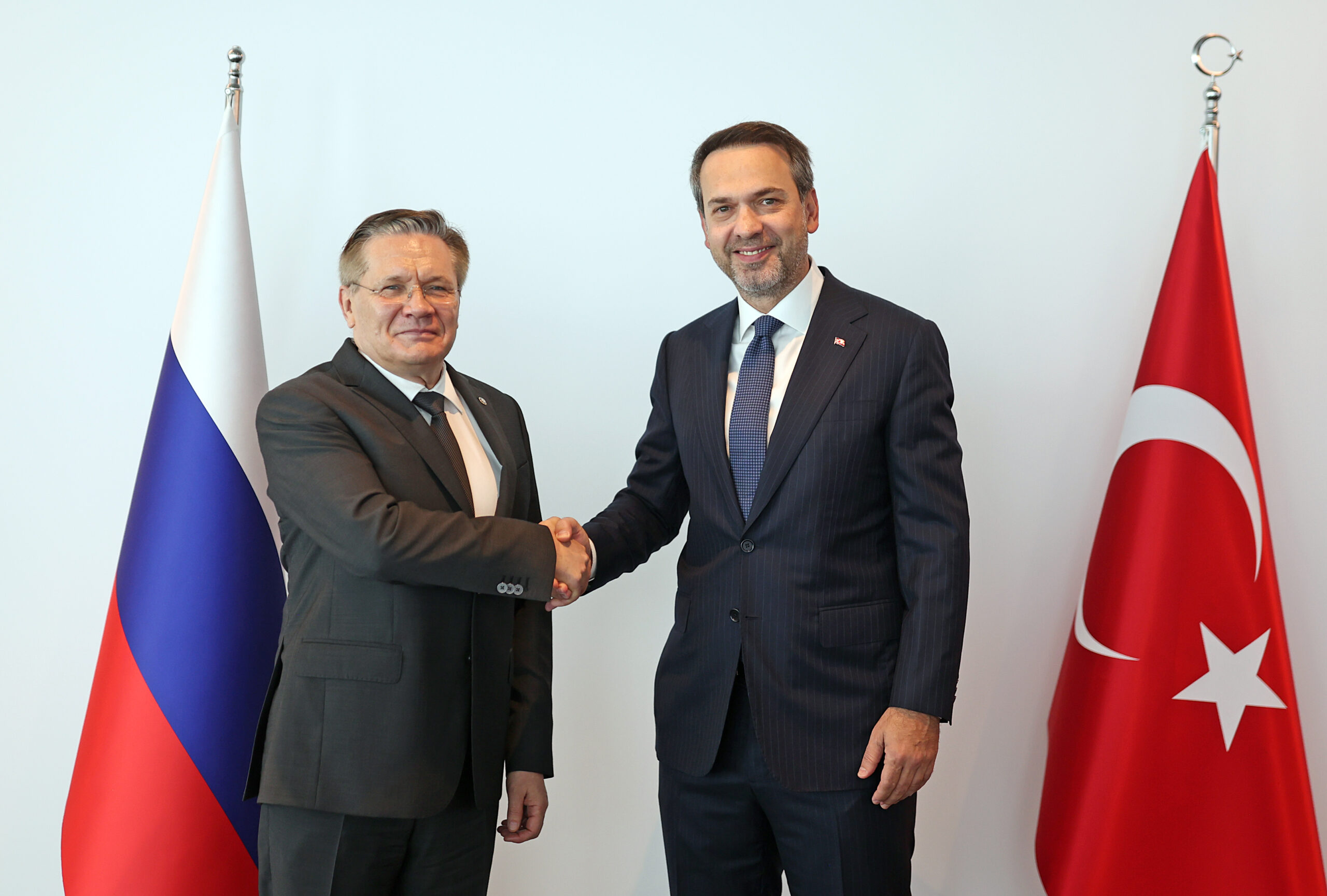 Bakan Bayraktar, Rosatom Genel Müdürü Lihaçev ile Akkuyu NGS’deki çalışmaların son durumunu görüştü