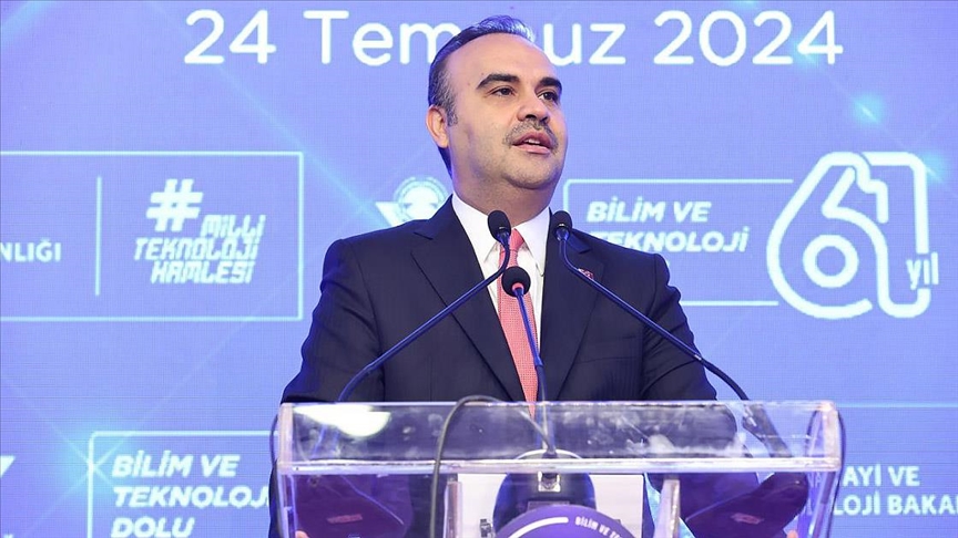 Bakan Kacır: Yenilenebilir enerji sistemlerinin ihtiyaç duyduğu tüm çipleri yerli ve milli olarak üreteceğiz