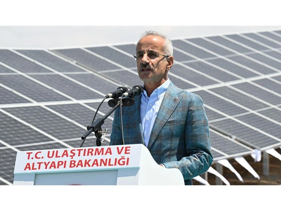 Bakan Uraloğlu’ndan karayollarındaki GES çalışmaları hakkında açıklama