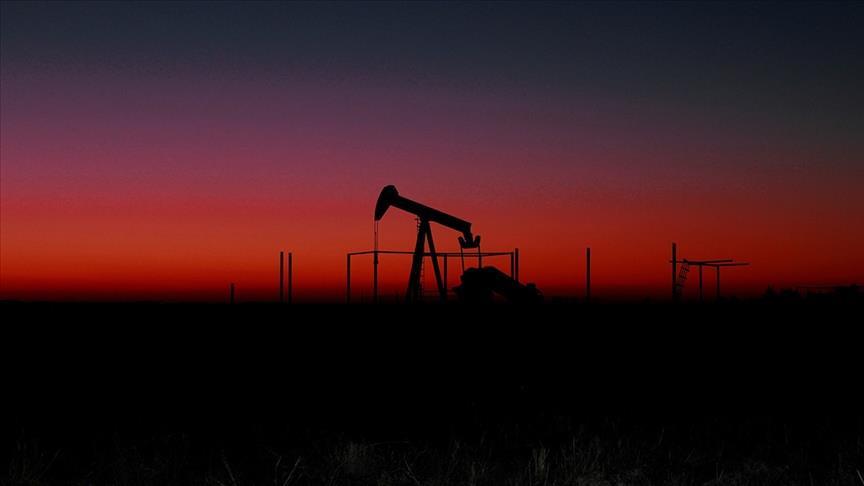 Brent petrol varil fiyatı 76,04 dolar