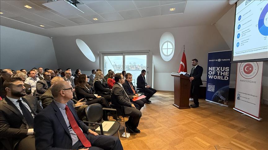 Türkiye’nin uzun dönemli yenilenebilir enerji imkanları Hollandalı yatırımcılara tanıtıldı
