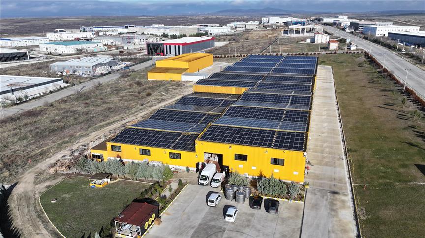 Edirne’deki kozmetik fabrikası tüm elektriğini “güneşten” üretiyor