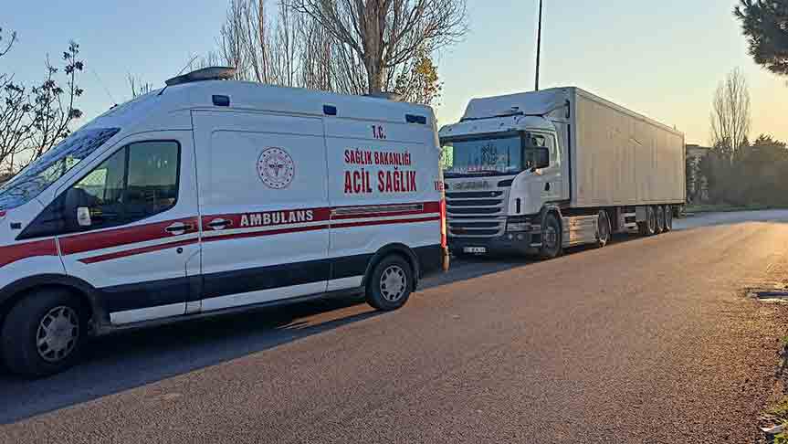 Tırındaki akaryakıtı gasbetmek isteyenlere direnen sürücü boynundan bıçaklandı