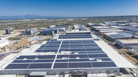 Güneş panelleri ile bir firma daha enerjisini karşılayacak