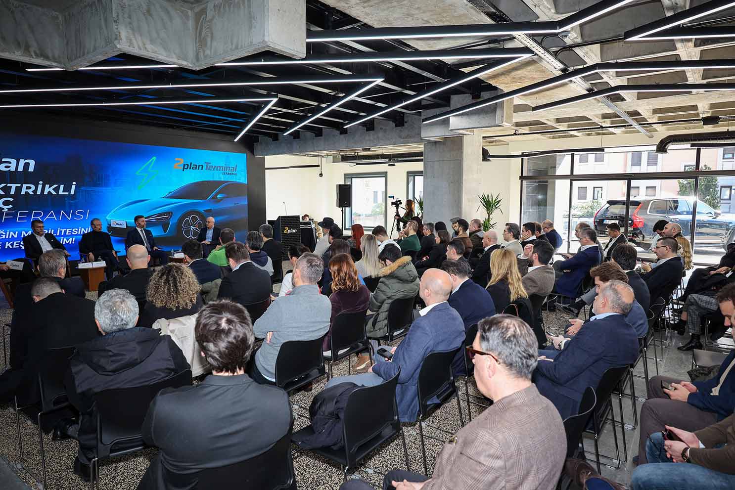 2plan gerçekleştirdiği elektrikli araç konferansıyla sektörün nabzını tuttu