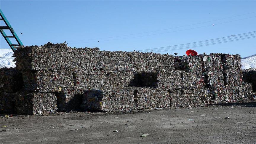 Bitlis’te toplanan atıklar evlere ışık, ekonomiye gelir oluyor