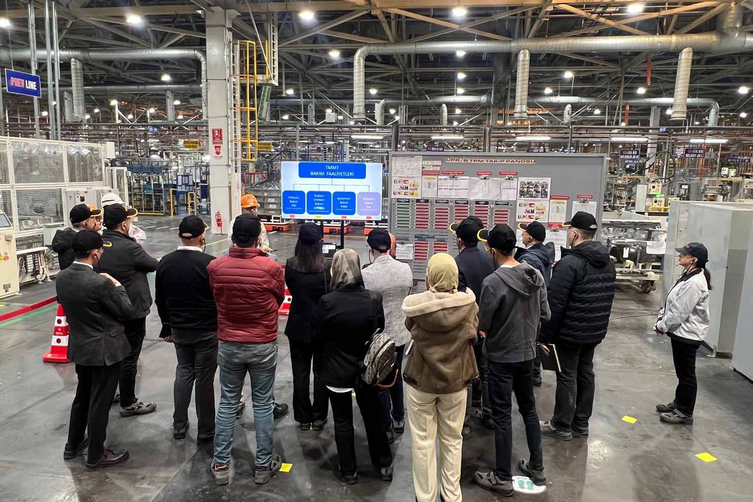 Toyota Otomotiv Sanayi Türkiye’den ‘Önce Bağış Sonra Fabrika Turu’ projesiyle üç STK’ya destek